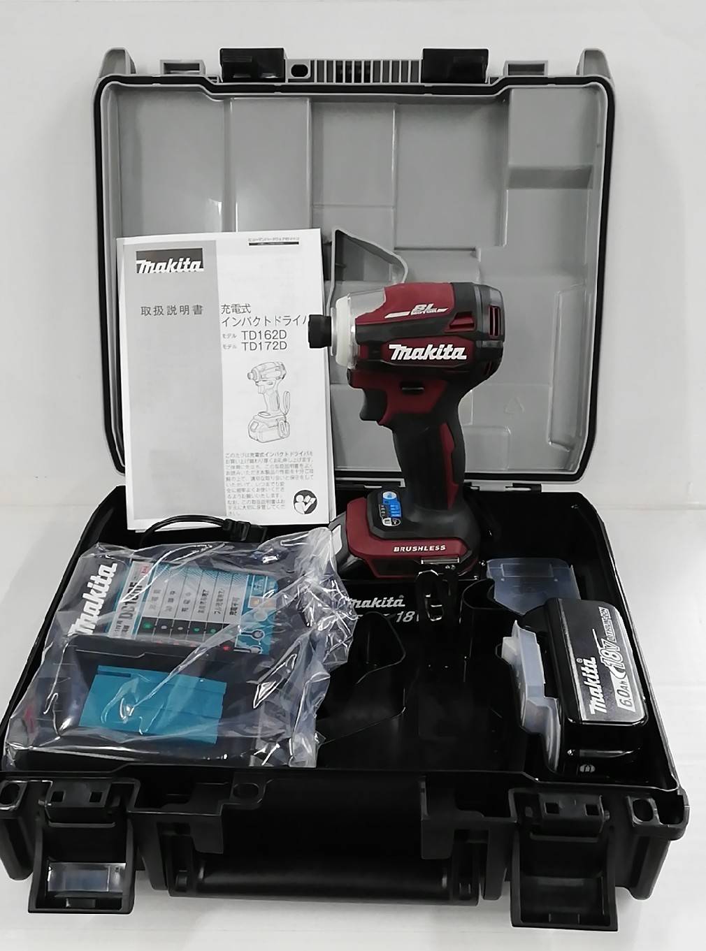 12/13☆工具コーナーより〈makita 充電式インパクトドライバ【TD172DGX